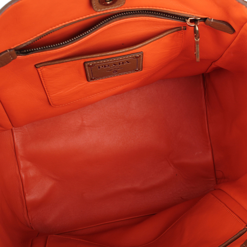 prada/普拉达女款牛皮棕色手提包 bn2458